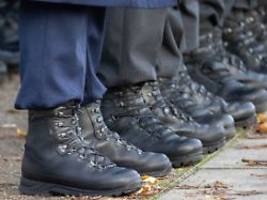 Linke sieht fatale Entwicklung: Zahl der minderjährigen Bundeswehr-Soldaten auf Rekordhoch