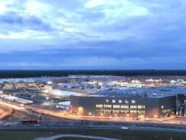 werkschef verkündete hochlauf: bericht: auslastung von tesla-werk in grünheide sinkt unter 40 prozent