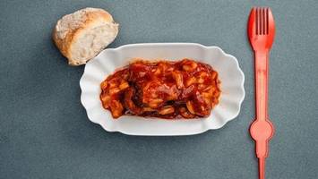 Raue serviert Currywurst im Berliner Fernsehturm – mit einem Makel