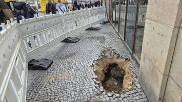 Warum das Loch in der Steglitzer Schloßstraße noch nicht geschlossen wird