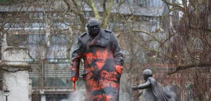 london: winston-churchill-statue beschmiert