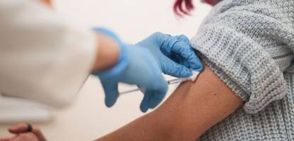 eu-arzneimittelbehörde empfiehlt kombi-impfstoff von moderna gegen grippe und corona