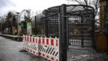 park in kreuzberg: schaden an tor am görlitzer park – staatsschutz prüft