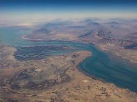 warnungen an schiffe: revolutionsgarden schränken verkehr in straße von hormus ein