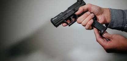 zahl kleiner waffenscheine auf mehr als 900.000 gestiegen