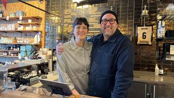 friseursalon auf sylt ist auch eine bar, in der man schaukeln kann