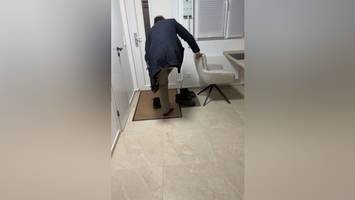 „Edgar aus Reinbek“: Wenn der mutmaßlich netteste Einbrecher auf der Couch schläft