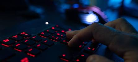 Verwitwete Mutter verliert viel Geld an Online-Betrüger