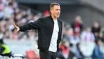 Fußball-Bundesliga: Wolfsburger Chefetage schweigt: Droht Coach Bauer das Aus?