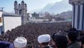 Tod von Ali Chamenei: Irans Präsident spricht von Kriegserklärung an die Muslime