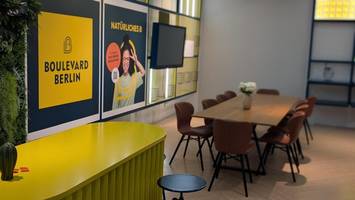 wo die nachbarschaft in steglitz zum yoga, stricken und plaudern zusammenkommt