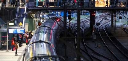 Hamburg: Hauptbahnhof gesperrt - Oberleitung auf ICE gefallen