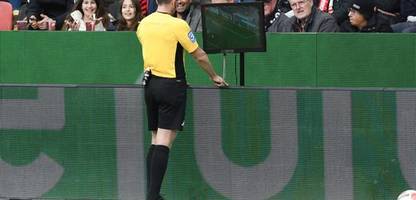 VAR im Fußball: Eckbälle und zweite Gelbe Karten künftig überprüfbar