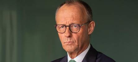 Zuschauer im Zeitalter der Machtpolitik: Wie die Bundesregierung auf die Militärschläge reagiert