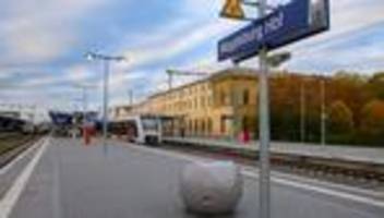 Bahnverkehr: Stündlich nach Berlin: Bahn baut Angebot aus