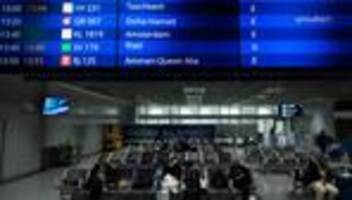 Iran-Konflikt: Urlauber in Nahost zwischen Flugausfällen und Unsicherheit