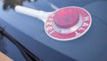 verkehr: motorradfahrer liefert sich verfolgungsjagd mit polizei