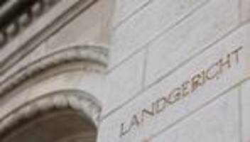 zivilklage: nach unfall bei autorennen fordert zuschauerin 50.000 euro