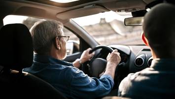 Kfz-Versicherung wird im Alter teurer: So sparen Sie mehrere Hundert Euro