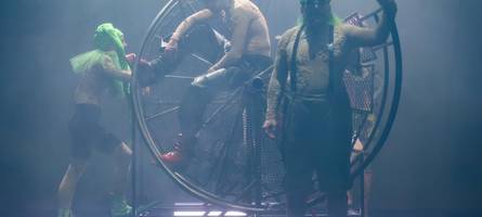 Mit der Nebelmaschine alles zugedeckt: Die „Hamletmaschine“ bleibt ein Rätsel