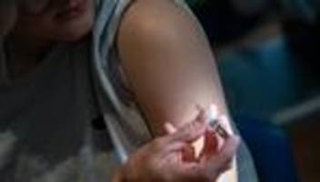 HPV-Impfung: Minister: Vor allem Jungen sind zu selten gegen HPV geimpft
