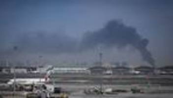 krieg mit iran: erstes flugzeug von dubai unterwegs nach frankfurt