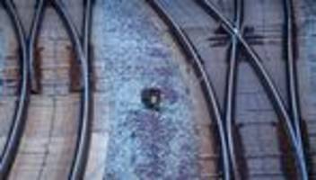 Weltkriegsfolgen: Bahnstrecke nach Fliegerbombenfund auf Audi-Gelände gesperrt