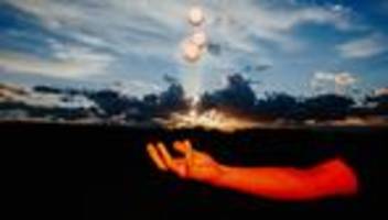 finanzmärkte im krieg: was würden sie msci-world-sparern jetzt raten, herr klement?