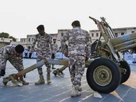 Es bleibt bei Verurteilungen: Warum wehren sich die Golfstaaten nicht gegen Irans Angriffe?