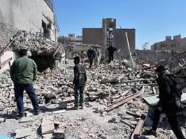 weitere angriffe auf teheran: hilfsorganisation zählt fast 800 tote im iran