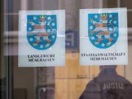 wollten den staat lahmlegen: zwei reichsbürger müssen mehrere jahre in haft