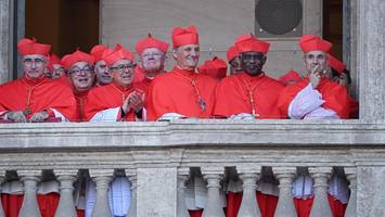 Insider enthüllen Sicherheitslücke: Kardinal schmuggelte Handy ins Konklave