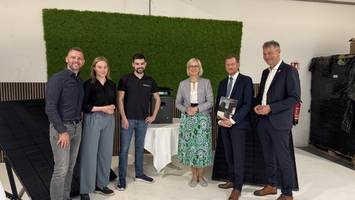 Wie Maxxisun mit neuer Produktionslinie in Sachsen Balkonkraftwerke günstiger macht