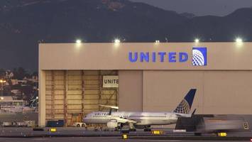 boeing 787 brennt nach landung in la – passagiere rutschen aus flugzeug