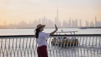Dubai-Influencer widersprechen sich nach Iran-Angriffen – aus Angst vor Strafen?