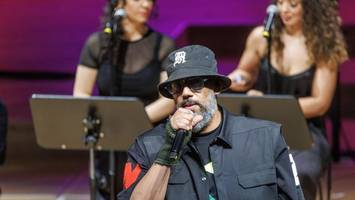 samy deluxe in der elbphilharmonie: und dann kommt „der coole typ“ auf die bühne