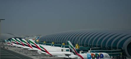 Festsitzende Touristen: Erstes Flugzeug aus Dubai unterwegs