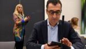 debatte um verbot: Özdemir für handyverbot an allen schulen in südwesten