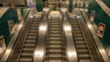 Unfall: Seniorin stirbt nach Sturz auf Rolltreppe