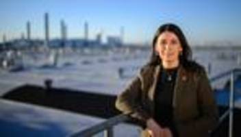 vw-betriebsversammlung: betriebsrat will wolfsburg stärken - ausblick auf neuen golf