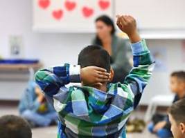 Lehrer unterschätzen Fähigkeiten: Wer an deutschen Schulen am meisten unter Rassismus leidet