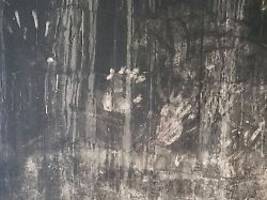 Versprechen gebrochen?: Handabdrücke an den Wänden des Grenfell-Tower stoppen Abriss