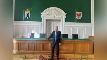 oberverwaltungsgericht berlin: zahl unerledigter fälle steigt deutlich