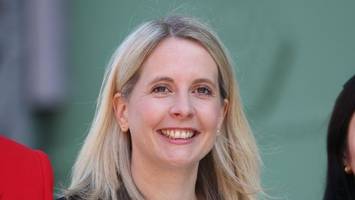 bauministerin hubertz zeigt sich mit baby – und macht andeutung