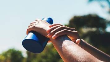 Vitamin D trotz Sonnencreme: Simple Alltagsregel verhindert Mangel