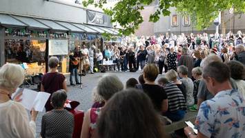 Singen unter freiem Himmel: Eimsbüttel startet wieder mit Open-Air-Karaoke
