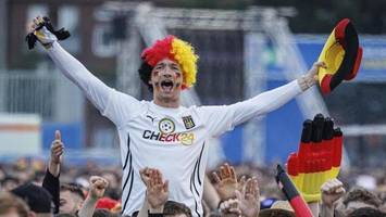 wm des irrsinns: warum die absage des fanfests im sommer perfekt dazu passt