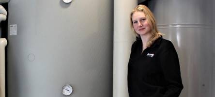 Mit Tablet und Tiktok: Anlagenmechanikerin stemmt den digitalen Wandel auf der Baustelle