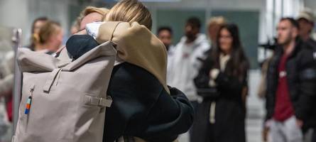 900 Urlauber ausgeflogen: Zwei Flugzeuge aus dem Kriegsgebiet am Münchner Flughafen gelandet