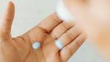 Gesetzliche Krankenkassen: Krankenkassen erzielen deutlichen Milliardenüberschuss